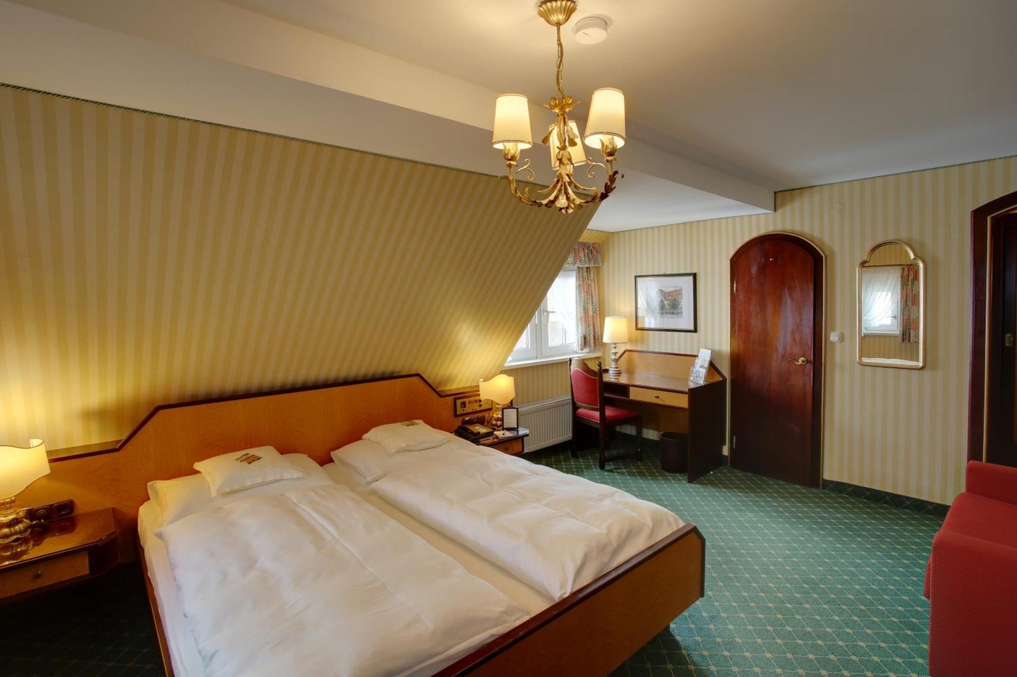 Hotel Brauereigasthof Landwehr-Braeu Reichelshofen Pokój zdjęcie