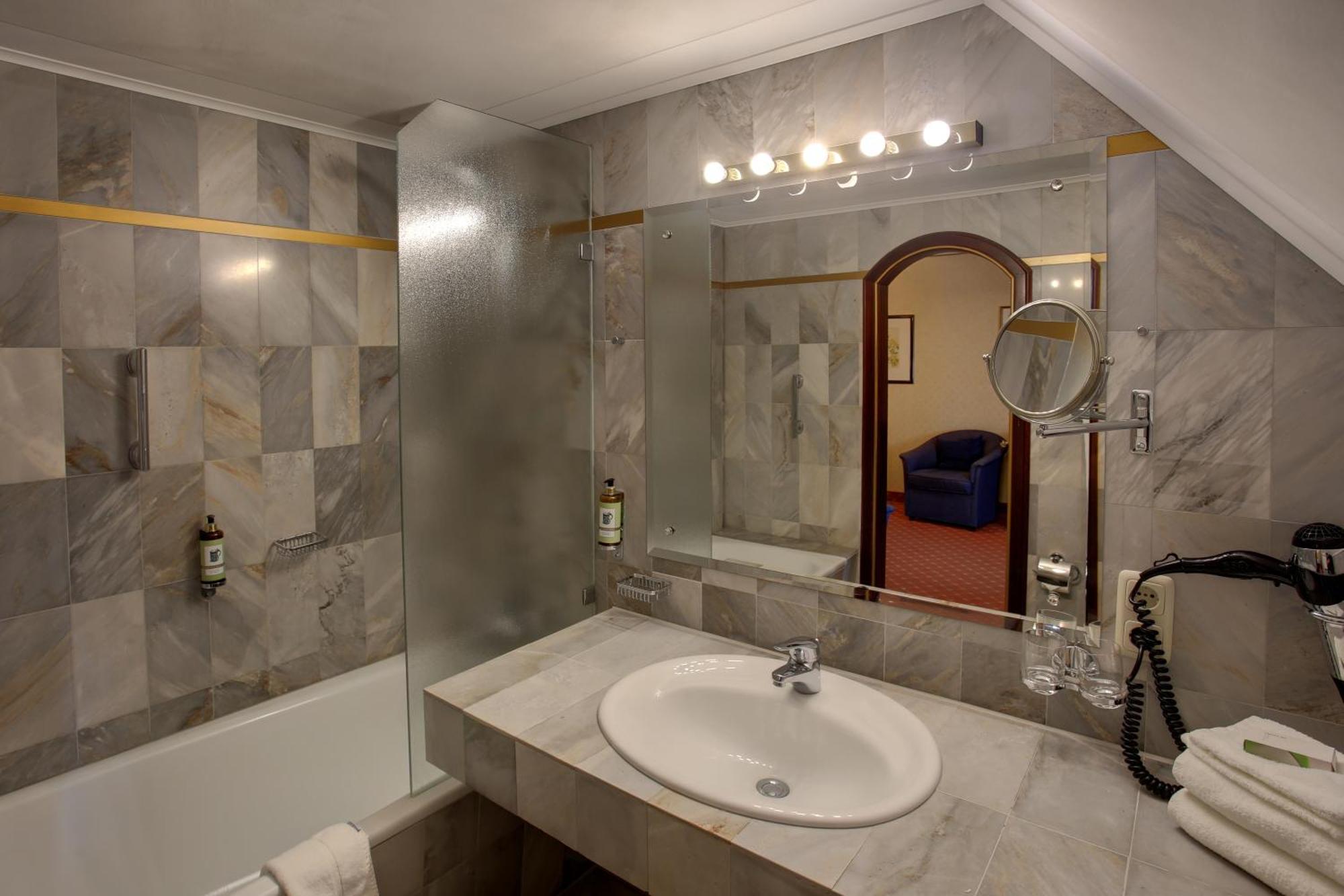 Hotel Brauereigasthof Landwehr-Braeu Reichelshofen Pokój zdjęcie