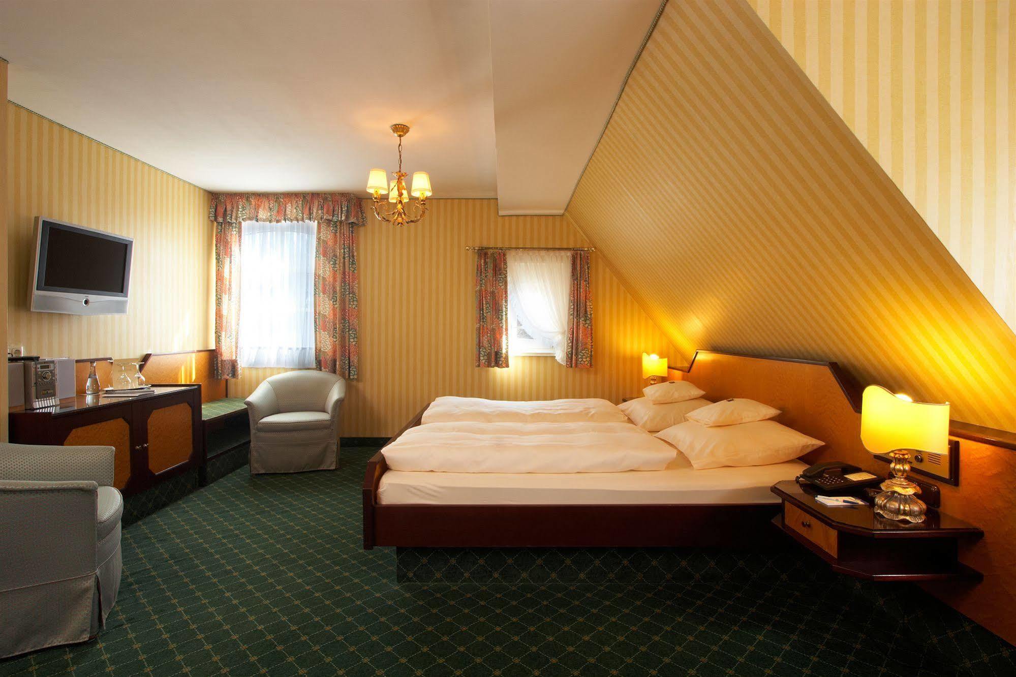 Hotel Brauereigasthof Landwehr-Braeu Reichelshofen Zewnętrze zdjęcie
