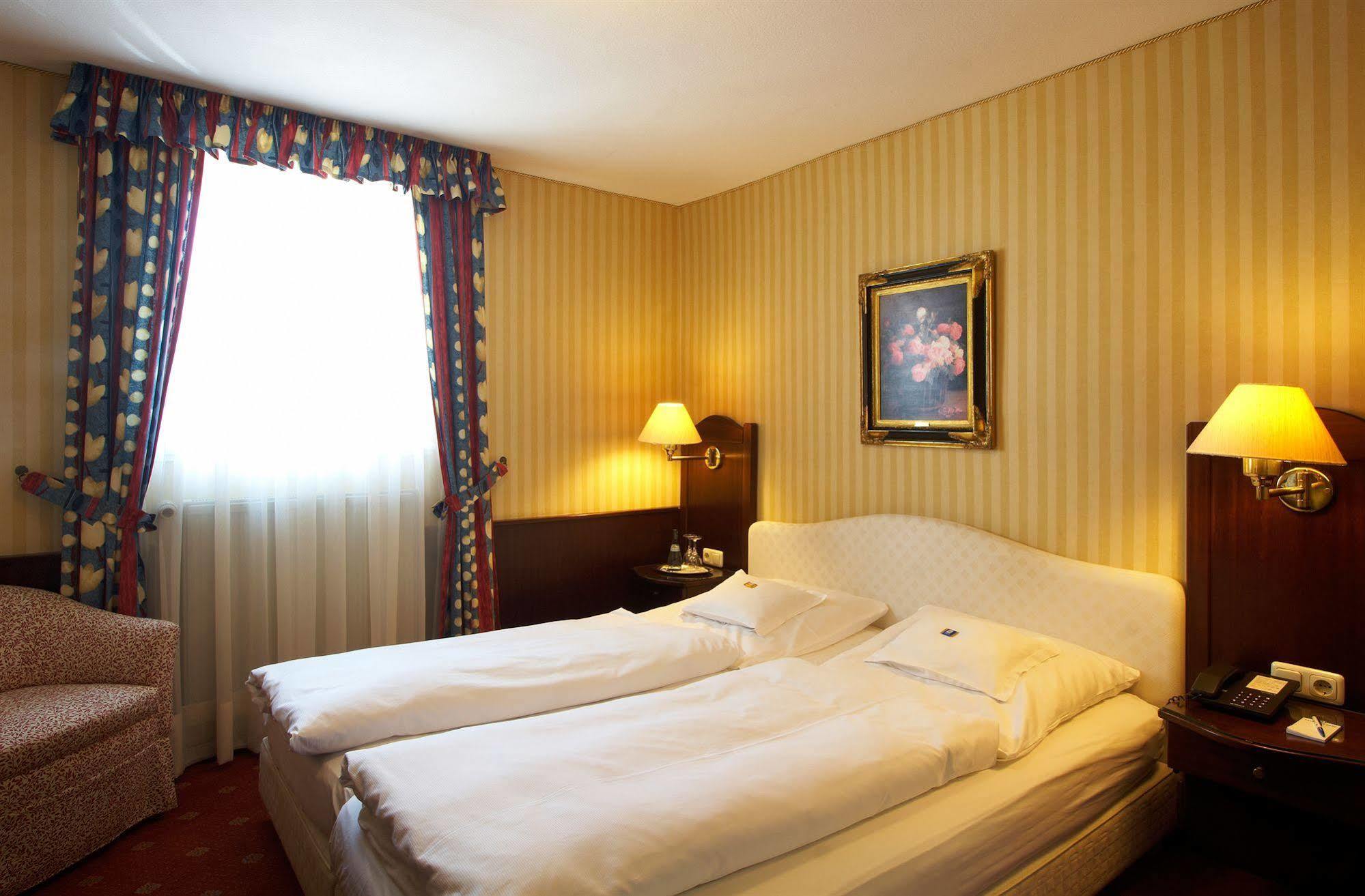 Hotel Brauereigasthof Landwehr-Braeu Reichelshofen Zewnętrze zdjęcie